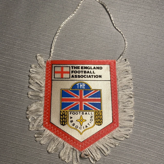 Fanion/Wimpel FC Basel (Gebraucht) in Genève für CHF 20 - mit Lieferung Fanion/Wimpel FC Basel (Gebraucht) in Genève für CHF 20 - mit Lieferung