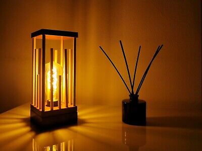 Lampada da tavolo artigianale in legno, con lampadina Led inclusa, luce calda.