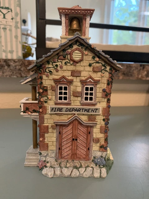 VINTAGE Ivy & Innocence - Ivy Firehouse - Item# 05270 Reg# 1A/3439