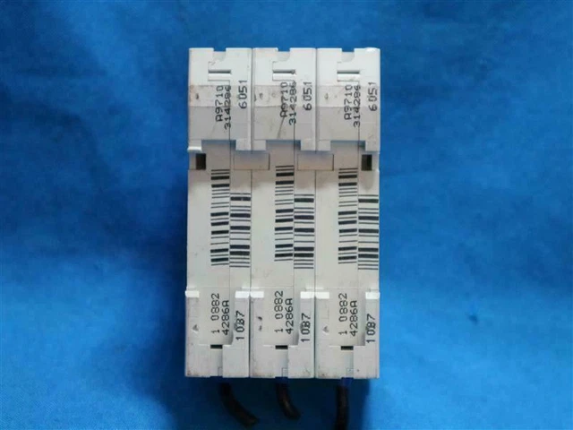 Merlin Gerin Multi 9 C60N C25 Circuit Breaker 3P 2