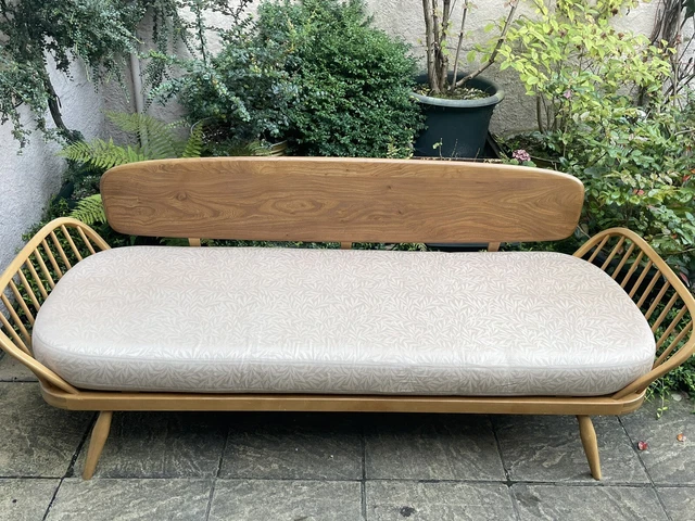 Fine Retro Ercol Sofa/Daybed Original Mint Condition  We Deliver