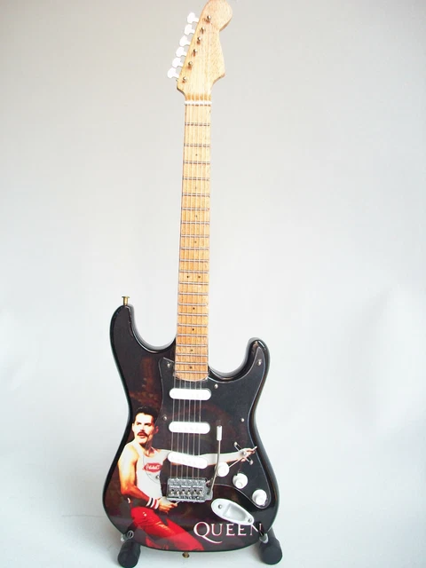 Guitare miniature hommage à Freddie Mercury de Queen