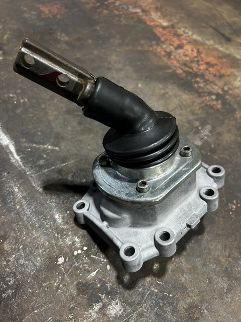 88-03 Ford F250 F350 Zf5 S5-42 S5-47 Manual Transmission Shifter Tower Oem