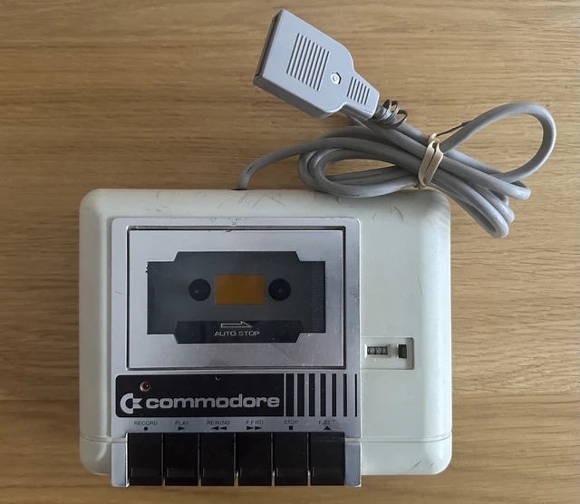 Commodore 1530 C2N Datassette (Tape Deck) - Lecteur Cassette - Commodore 64 C64 Commodore 1530 C2N Datassette (Tape Deck) - Lecteur Cassette - Commodore 64 C64