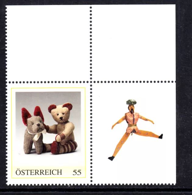 Österreich,Austria,Spielzeugmuseum Salzburg, Hund u. Teddy, Tiere mit Herz