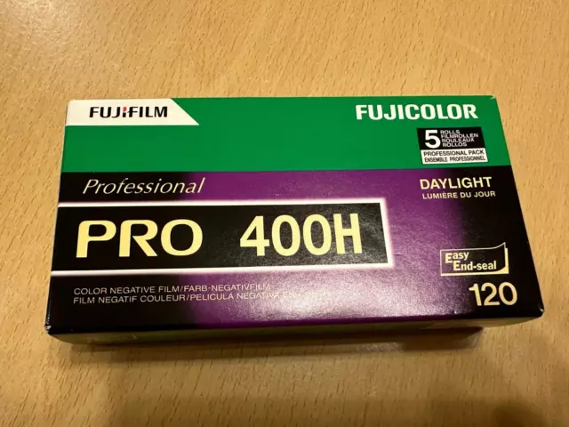 Fuji Fujifilm Pro 400H - 120 Medium Format - 5 Rolls - 06/2023 *Fridge Stored*