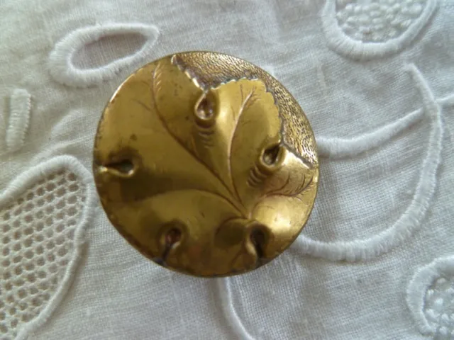 Bouton ancien metal doré feuille 22 mm