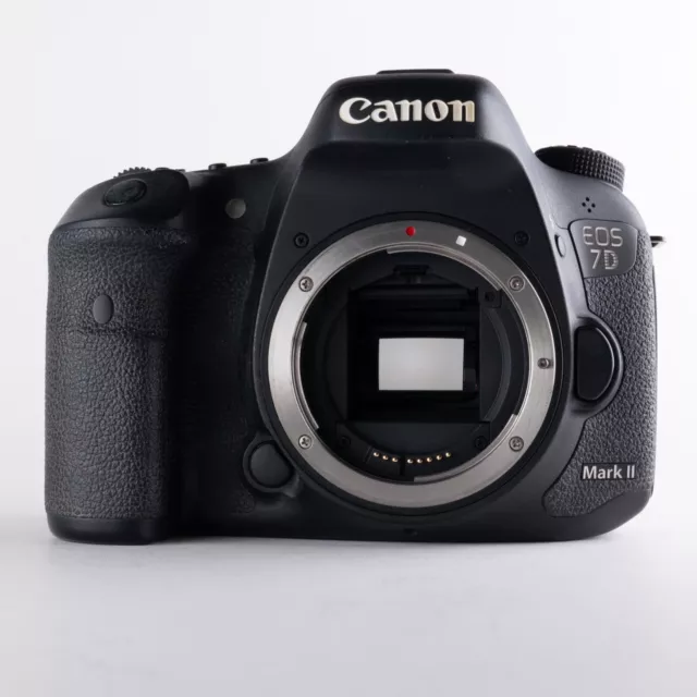 Canon EOS 7D Mark II 20.1MP  DSLR Digital Camera Body ,*38911* shutter count