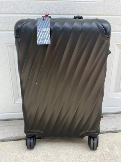 Tumi 19 Degree Aluminum International 4-Wheeled Spinner Carry-On 36860 Black
