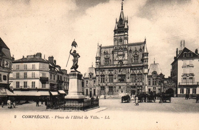 CPA 60 - COMPIEGNE (Oise) - 2. Place de l'Hôtel de Ville