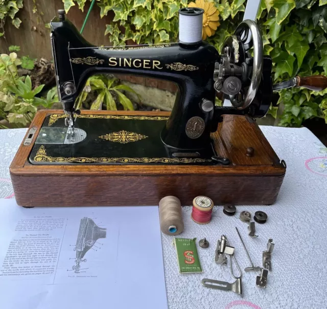 Singer 99k Sewing Machine With Case & Key In Working Order