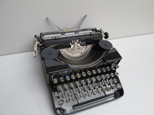 Triumph Mod. 1 Schreibmaschine Portabel um 1931 typewriter maquina de escribir