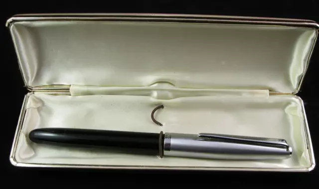 Vintage Lyra Fountain Pen With Original Gold Nib 14K Size F Germany 2