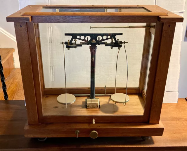 Antique Vtg Apothecary Scale No. 35 Henry Troemner Wood & Glass Display Case