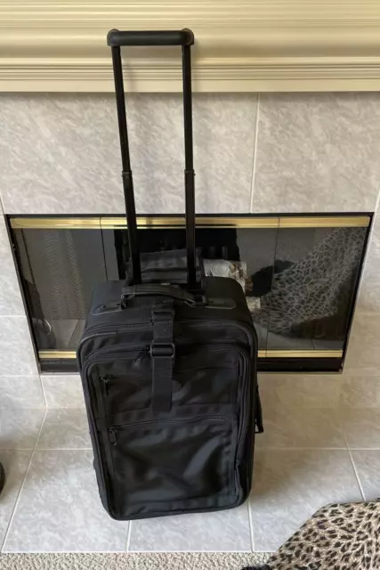 Kirkland Signature  22" Carry On with STRAP  Rolling 2 Wheel Luggage
