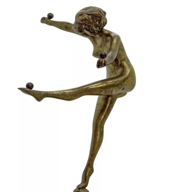 Art deco Bronze Tänzerin / Akt mit Kugeln   (# 11818)