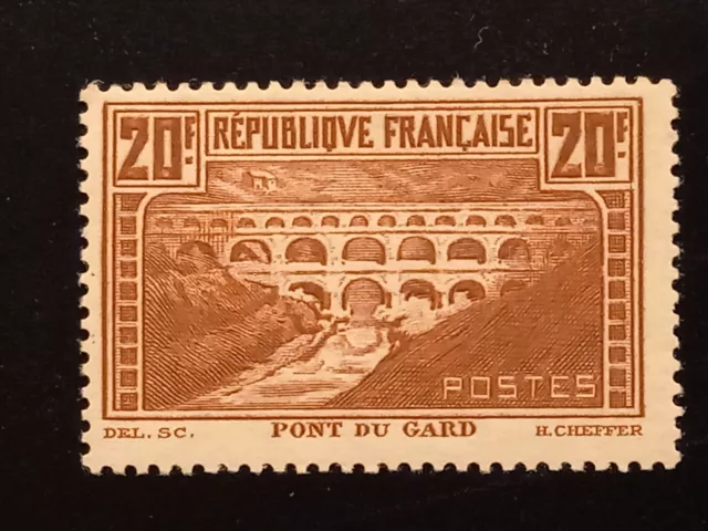timbre France pont du Gard yt 262 neuf XX