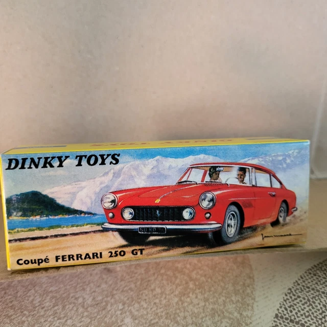 Dinky Toys - 1:43 - ref. 515 Ferrari 250GT 2+2 Coupé