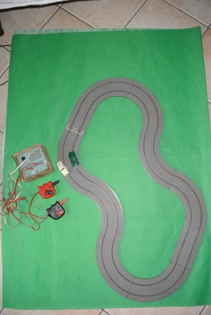 Pista Scalextric vintage con 2 auto.trasformatore da verificare