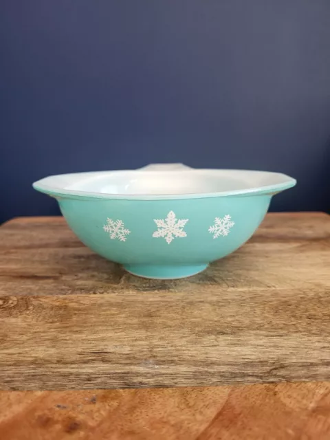 Vintage Pyrex JAJ Turquoise Blue Snowflakes Sauce/Gravy Boat 14.5cm