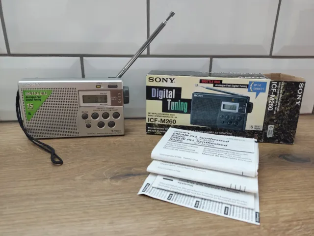 Radio portable FM/AM - SONY ICF-M260 - Fonctionnelle - Boîte d'orgine et notice