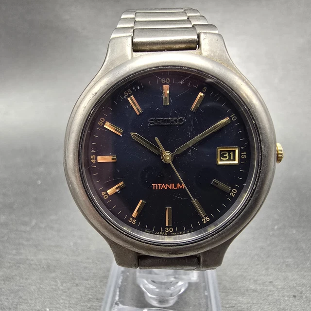 SEIKO TITANIUM MENS Watch 37mm Blue Dial Day Date 7N43-0AB0  display picture 3