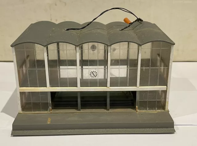 N Gauge Buildings Lot 15 - Station - Rivarossi / Herpa