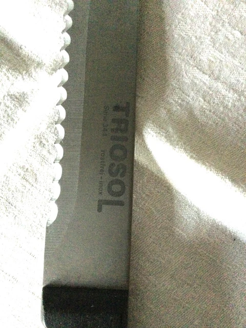 Brotmesser gewellte Klinge schwarzer Griff Triosol