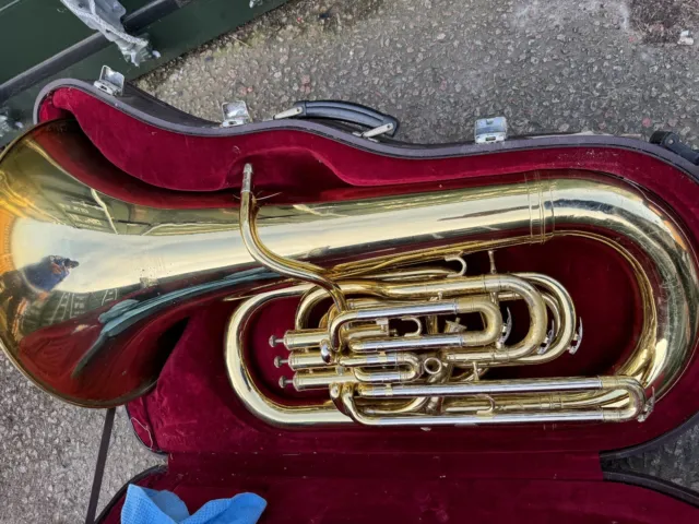 Besson Sovereign EE Flat 982 Piston 4 Valve Tuba in Brass