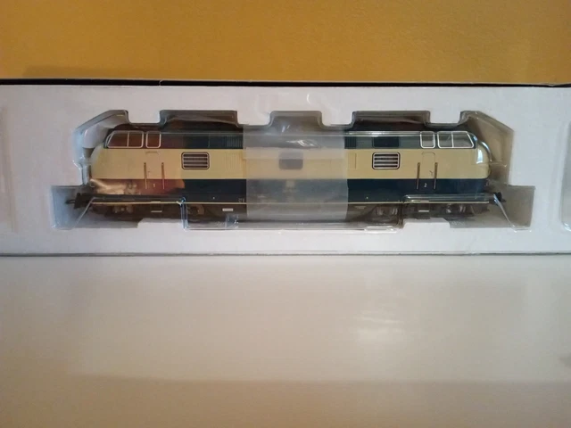 Roco H0 - 63493 - Locomotora diésel (1) - BR 215 - DB - Catawiki