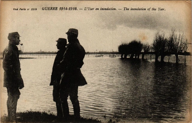 CPA AK Militaire L'Yser en inondation (361608)
