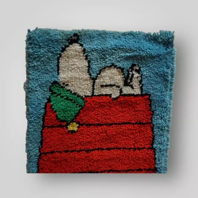 Snoopy Siesta Latch Hook Rug 20x30" Peanuts Completed 2