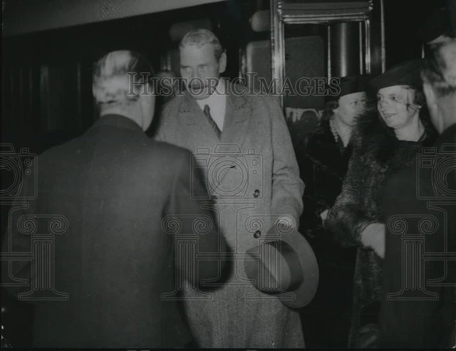1937 Press Photo King Christian of Denmark with Queen Alexandrine at Liverpool