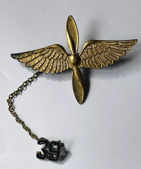 Vintage 1939 US Airforce Pin Wings and Propeller Design GOLDTONE With Chain