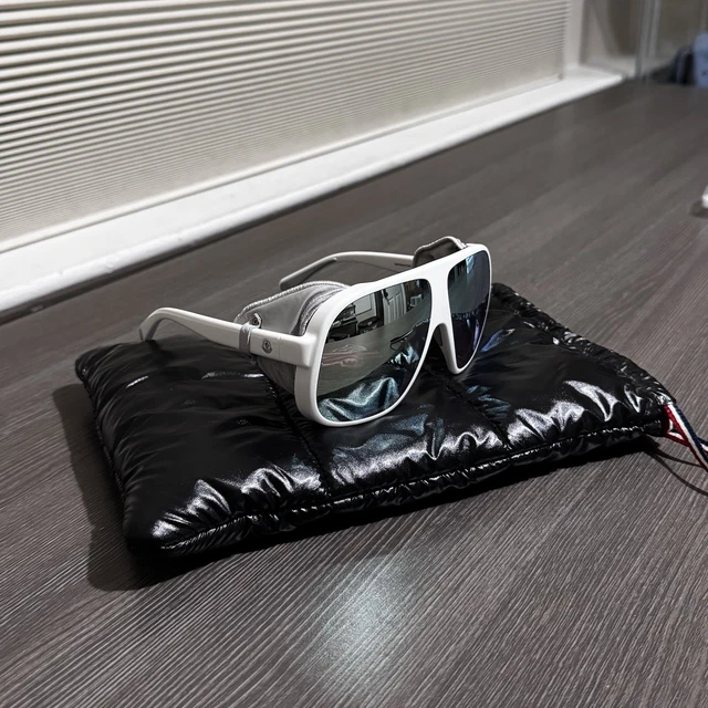 サングラス Moncler Sunglasses ML0057 21C White Silver Mirror Moncler Sunglasses for Women | Sunglass Hut
