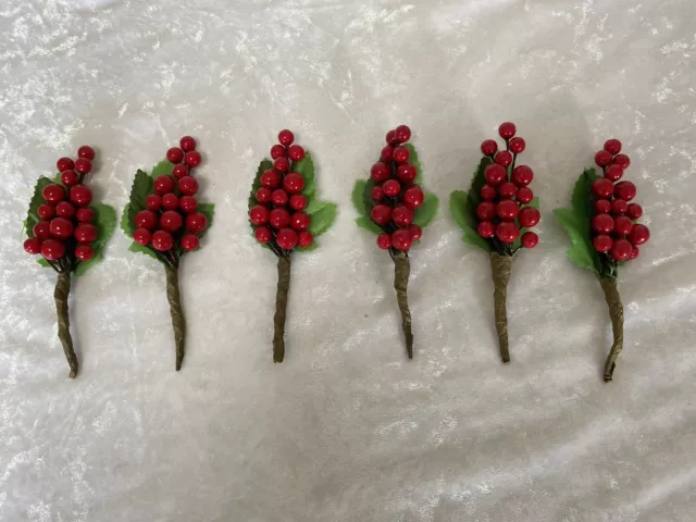 VINTAGE RED BERRIES & LEAVES BUNCH SPRAY x 6 CHRISTMAS DECORATION