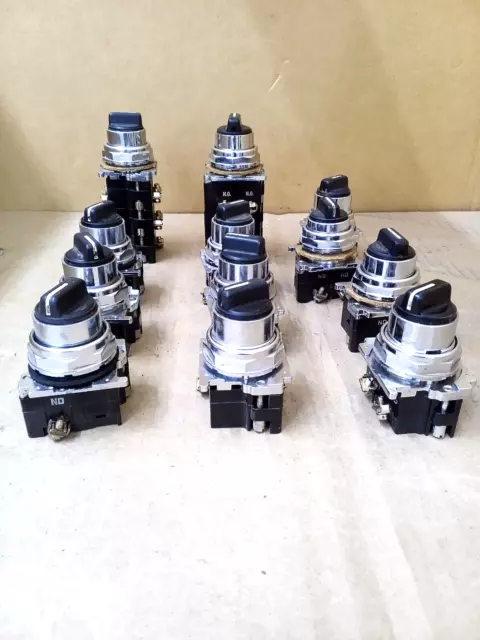 Cutler-Hammer Various Types Of Selector Switches Lot Of 12