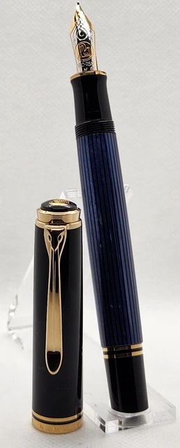 Pelikan Souveran M800 Fountain Pen Blue Stripe, Two Tone 18CT - 750 M Nib EUC Pelikan Souveran M800 Fountain Pen Blue Stripe, Two Tone 18CT - 750 M Nib EUC