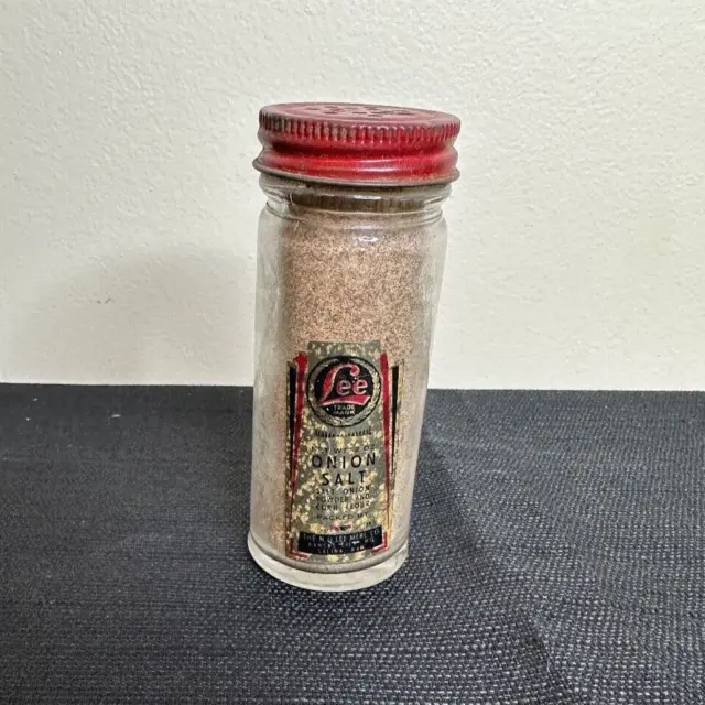 HD Lee Mercantile Company Onion Salt Glass Spice Jar 2oz