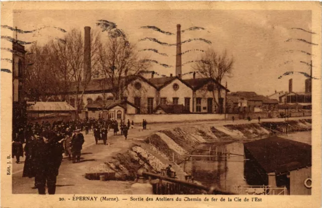 CPA ÉPERNAY - Exit des Ateliers (363993)