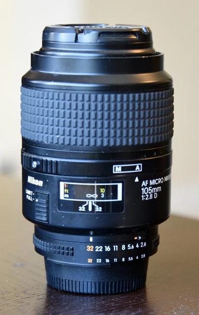 Nikon Telephoto AF Micro Nikkor 105mm f/2.8D Autofocus Lens
