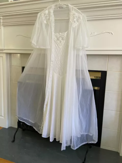 VTG VAL MODE Lingerie White Sheer Peignoir Set Nylon/lace Robe & Gown ...