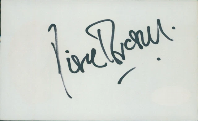 Pierce Brosnan Actor Signed 3x5 Index Card JSA Authenticated
