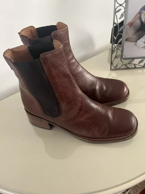 Clarks ladies Brown Soft leather Chelsea Style boots  size7 UK