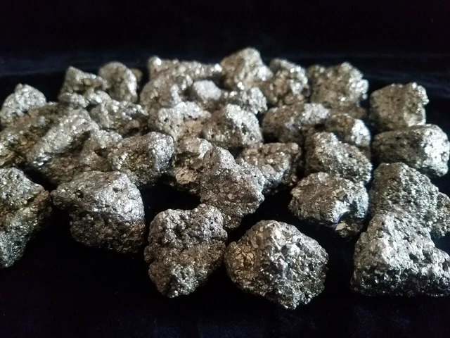 Pyrit Katzengold aus Peru mini  ca. 1- 2 cm