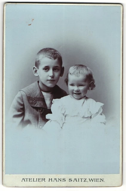 Fotografie Hans Saitz, Wien, Portrait Kinderpaar in zeitgenössischer Kleidung