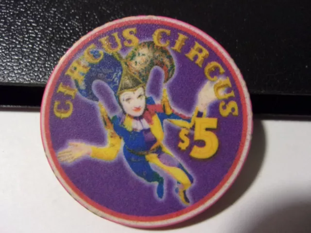CIRCUS CIRCUS CASINO HOTEL $5 hotel casino gaming poker chip - Las Vegas, NV