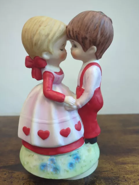 Lefton Porcelain Hand Painted Valentine's Boy And Girl Kissing Musical Vintage