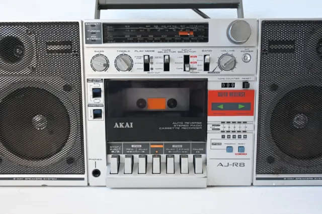 Vintage AKAI  AJ-R8 1980's Stereo Boombox GhettoBlaster - Cassette Radio Player 3
