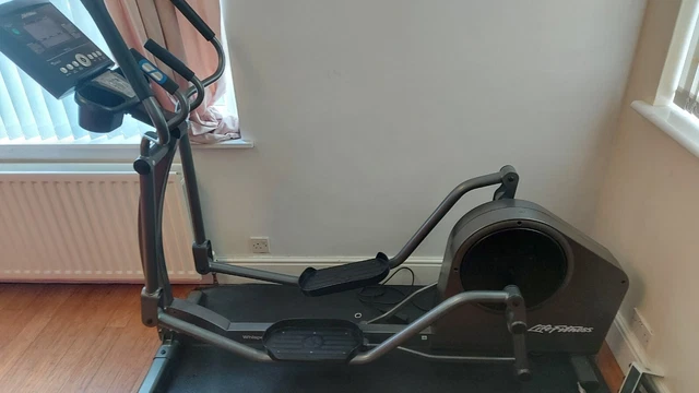 Life fitness x1 elliptical deals
